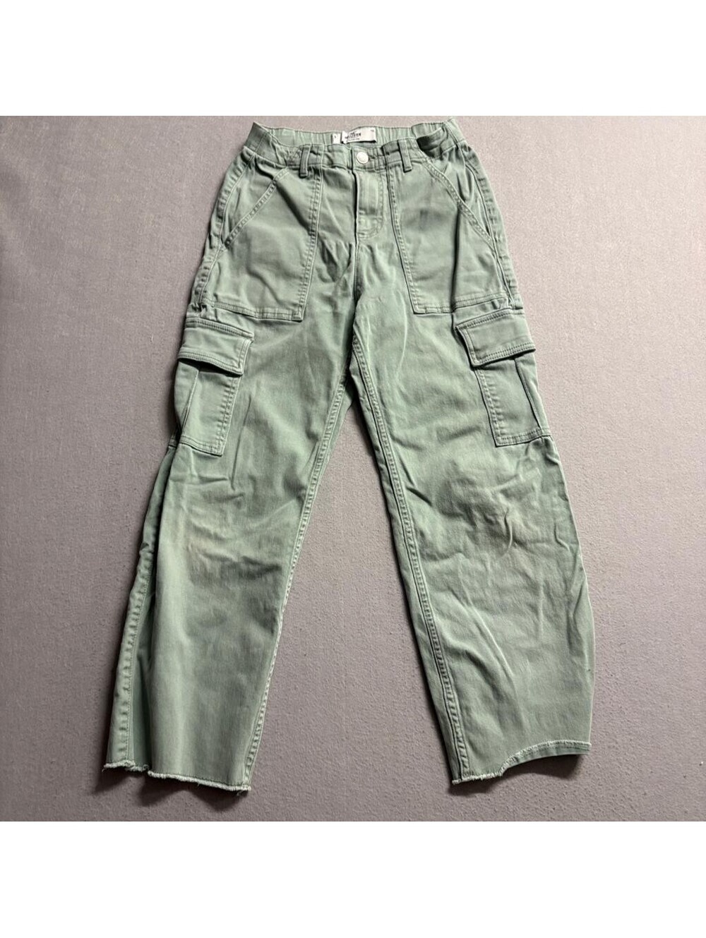Hollister Ultra High Rise Cargo Pants Womens Small Sage Green Raw Hem Wide Leg